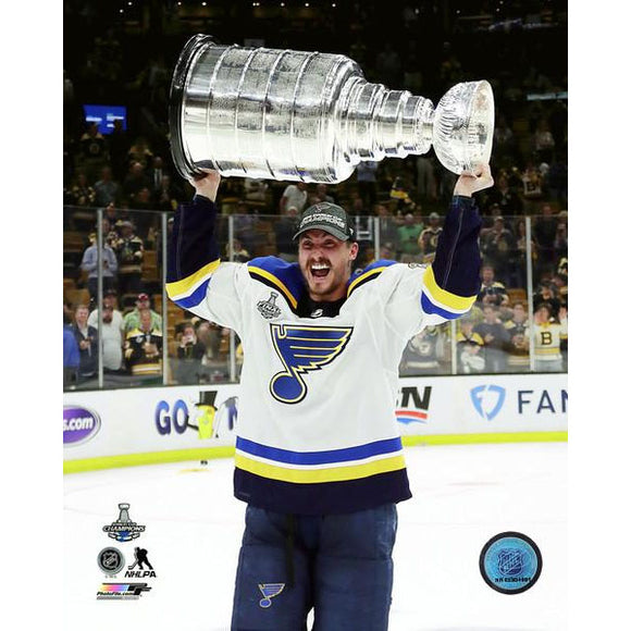 2019 Stanley Cup - Tyler Bozak w/Cup