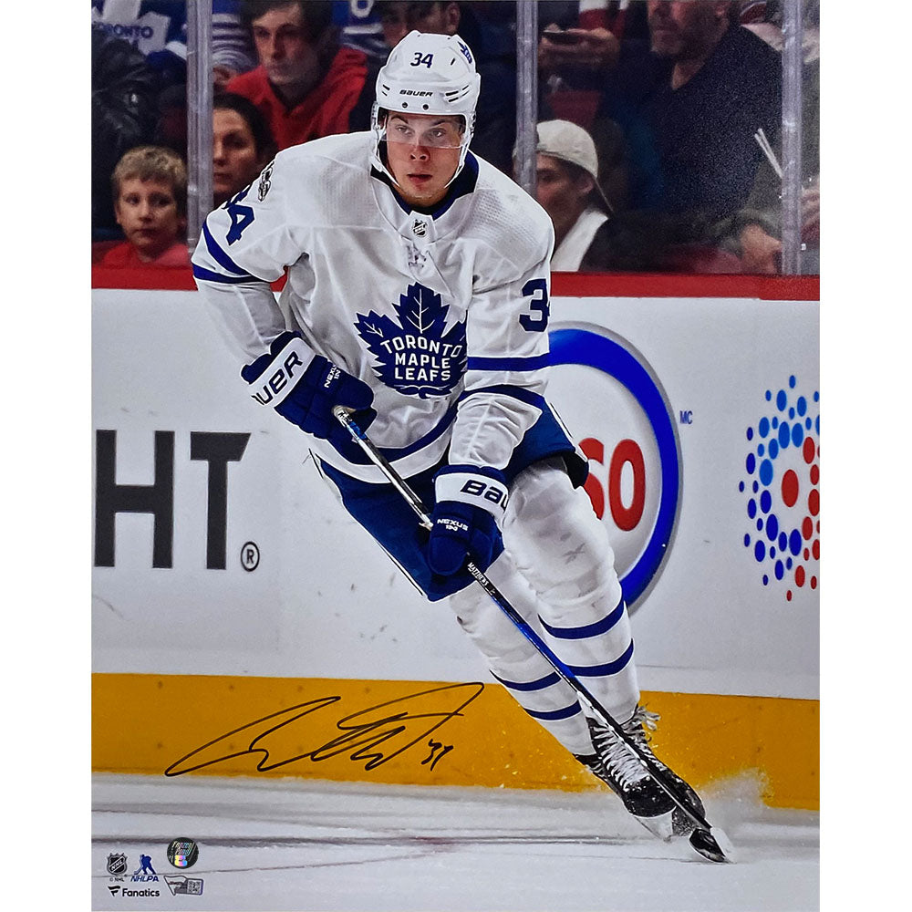 Lids Auston Matthews Toronto Maple Leafs Fanatics Authentic Autographed 8  x 10 Blue Jersey Stopping Photograph