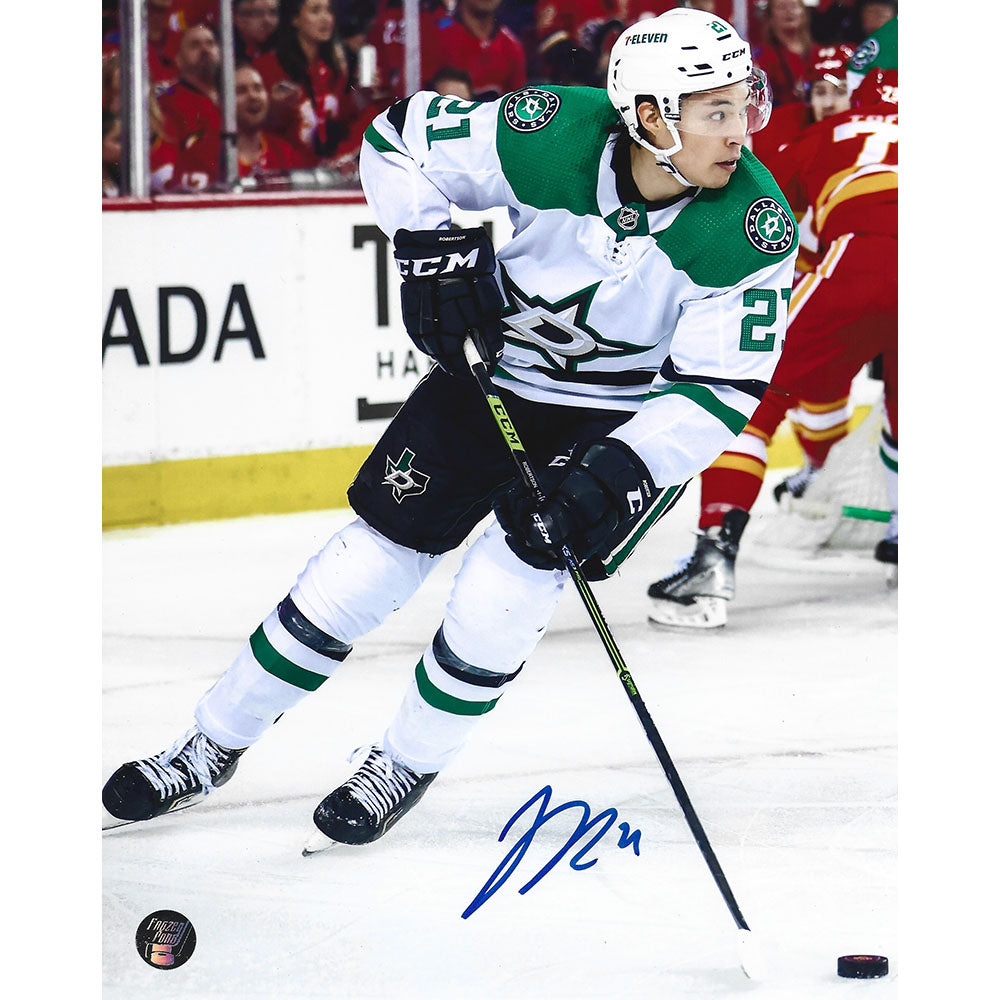 NHL on X: An absolute Star. 🌟 Jason Robertson (@JasonRob1999) set a new  single-season @DallasStars record with his 94th point last night while  adding another for good measure. 👏  / X