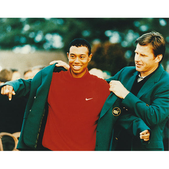 Tiger Woods Unsigned 8X10 Photo (Green Jacket)