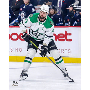 Pre-Order - Jamie Benn Autographed Dallas Stars 8X10 Photo (White)