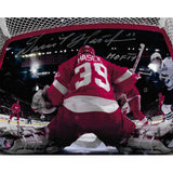 Dominik Hasek Autographed Detroit Red Wings 8X10 Photo (Netcam)