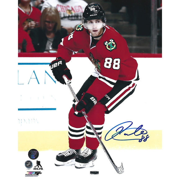 Patrick Kane Autographed Chicago Blackhawks 8X10 Photo (w/puck)