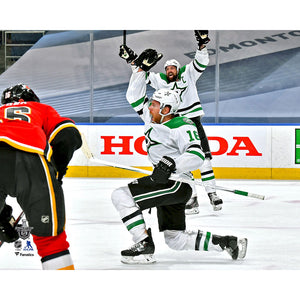 Pre-Order - Joe Pavelski Autographed Dallas Stars 8X10 Photo (w/Benn)