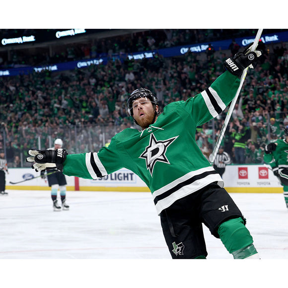 Pre-Order - Joe Pavelski Autographed Dallas Stars 8X10 Photo (Celebrating)