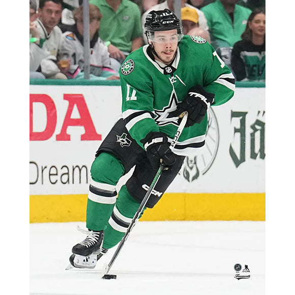 Pre-Order - Logan Stankoven Autographed Dallas Stars 8X10 Photo