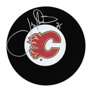 Joe Nieuwendyk Autographed Calgary Flames Puck