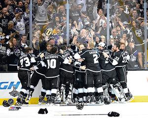 2014 Stanley Cup Team Celebration Unsigned 8X10 Photo