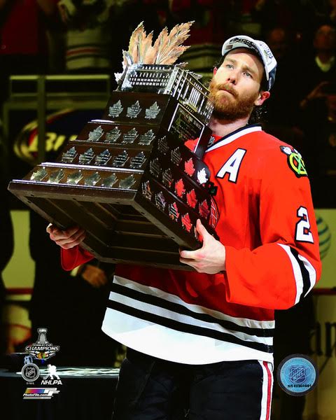 2015 Stanley Cup - Duncan Keith Unsigned 8X10 Photo (w/Smythe)