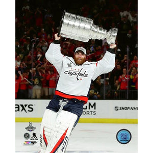 2018 Stanley Cup - Braden Holtby w/Cup