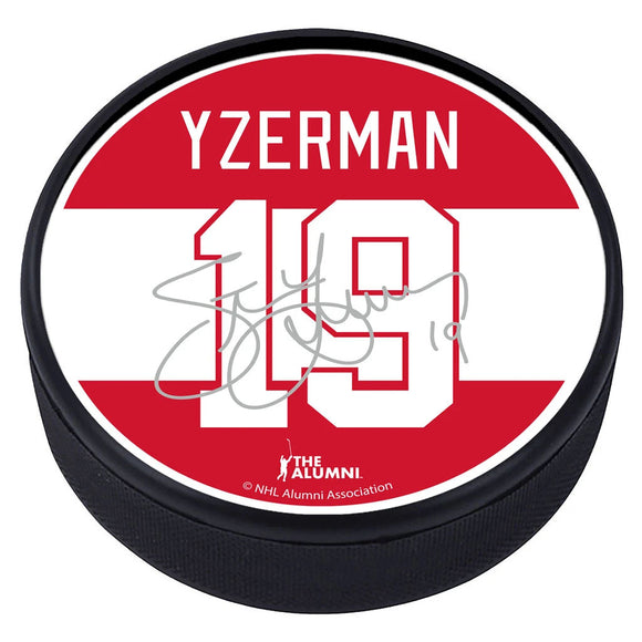 Steve Yzerman Detroit Red Wings NHL Alumni Signature Puck