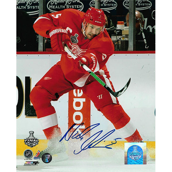 Nicklas Lidstrom Autographed Detroit Red Wings 8X10 Photo