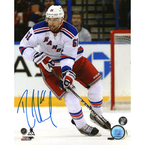 Rick Nash Autographed New York Rangers 8X10 Photo (Chase on boards)