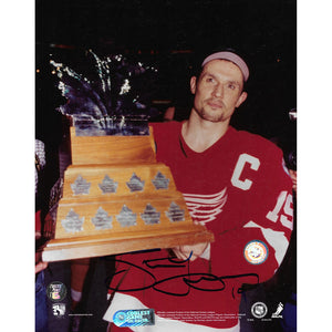 Steve Yzerman Autographed Detroit Red Wings 8X10 Photo (w/Conn Smythe Trophy)