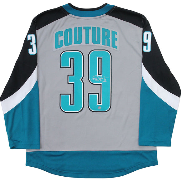 Connor Beaupre on X: My @mnwild Reverse Retro jersey guess Don't think  they'd use the old North Stars logo straight up, but this M from the  alternate at the angle creates a