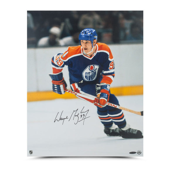 Wayne Gretzky Autographed Rookie Season 16X20 Photo - UDA